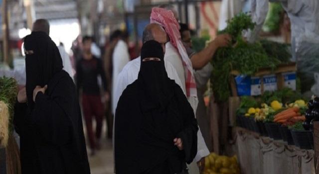 السعودية: مطالبات عبر “تويتر” براتب شهري ثابت لربات المنازل