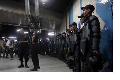 تشكيل أمن مركزى وكلاب بوليسية  بمحطة الشهداء