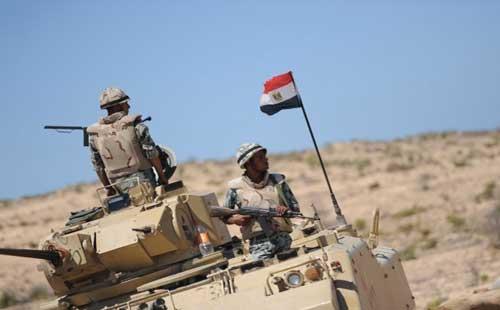 فيديو.. شيخ قبائل بسيناء: الجيش ارتكب مجزرة وقتل 8 أطفال