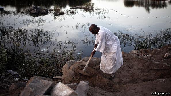 إيكونوميست: دستور 2014 ينص على عودة النوبيين إلى موطنهم  والنظام يماطل