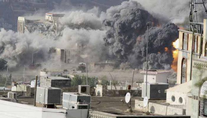 غارات التحالف تتواصل على الحوثيين.. وبحاح يصل “عدن” ومعه 7 من وزرائه