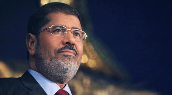 مرسي: «أنا ثابت إلى آخر نفس»