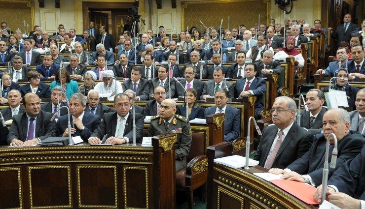 قبيل دور الانعقاد الثاني.. البرلمان يستعد بتشجيع السيسي في أمريكا