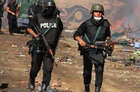 شهود عيان: حملة اعتقالات بنجع العاقولي بدلجا
