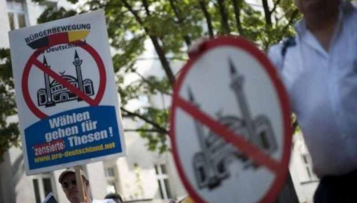 الدنمارك.. مناهضو الأسلمة يعتزمون عرض رسوم تجسد النبي