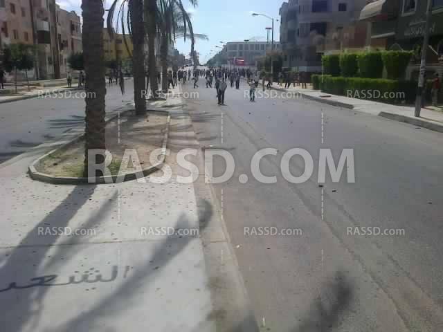 قوات الانقلاب والبلطجية يعتدون على مسيرة مدينة السادات