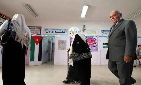 انتخابات الأردن.. نسبة التصويت لم تتعد 25% والإسلاميون: هناك خروقات