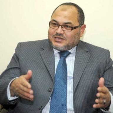 رشدي لـ”رصد”: كارثة كبرى أن يصبح ترامب رئيسًا لأميركا