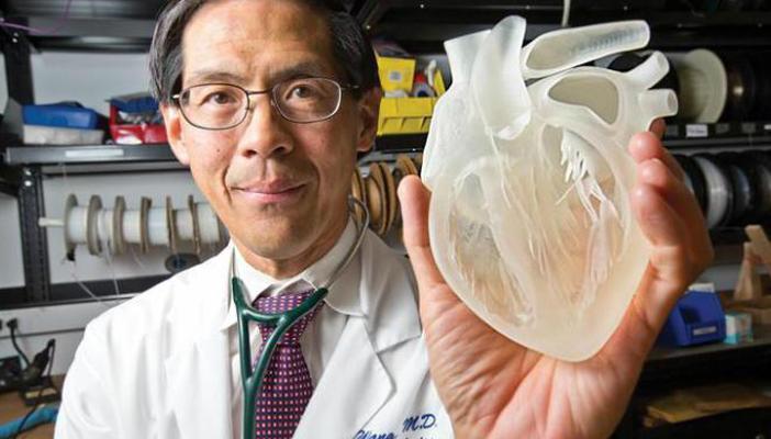 باحثون يطورون أول قلب صناعي ثلاثي الأبعاد