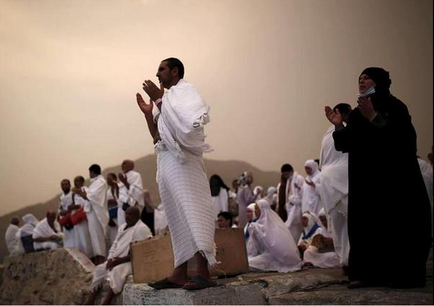 تصعيد 56 مصابا من ضحايا الرافعة إلى عرفات
