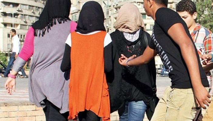 مقاطع الفيديو تفضح كذب “الداخلية” حول اختفاء ظاهرة التحرش في العيد