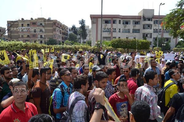 تظاهرات طلاب المنصورة المناهضة للانقلاب تمنع زيارة “عيسى”