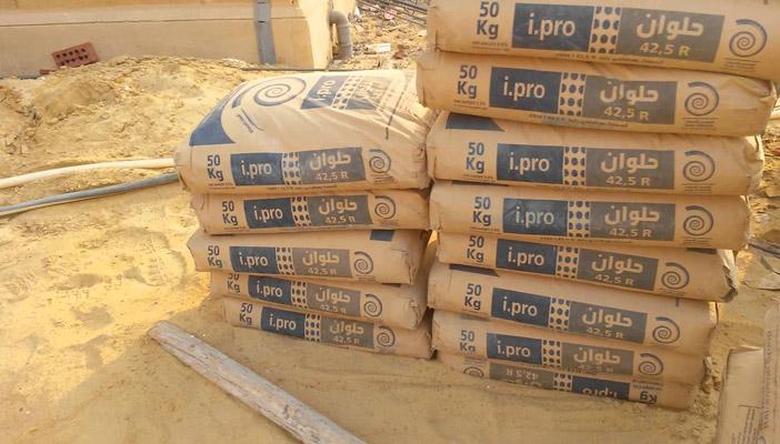 الدولار يسجل 815 قرشًا للبيع في السوق السوداء