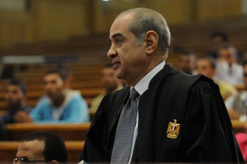 محامي مبارك تعليقًا على تأجيل محاكمة القرن: “ما باليد حيلة”