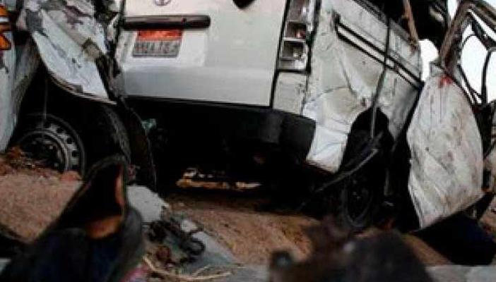 مصرع 6 وإصابة 5 آخرين إثر انقلاب سيارة في موكب زفاف بالشرقية