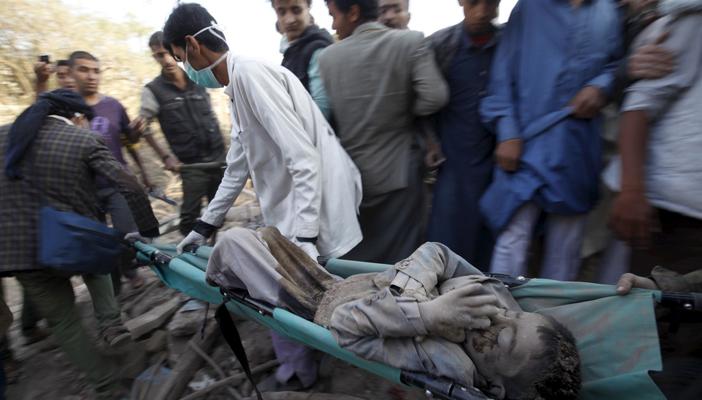 مقتل أكثر من 50 مدنيًا ومسلحًا حوثيًا في غارات للتحالف باليمن