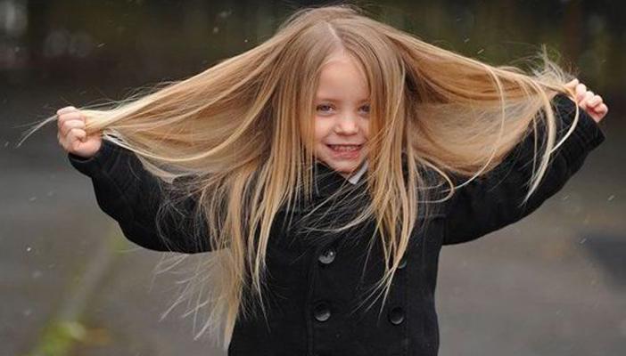 3 خلطات طبيعية تساعدك في الحصول على شعر طويل لطفلتك