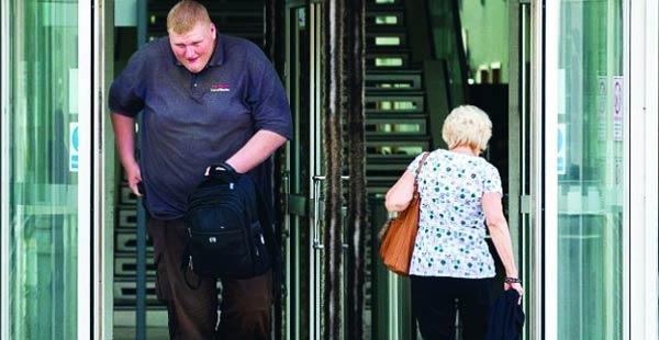 إطلاق سراح مجرم بسبب ضخامة جسده