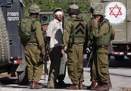 الجيش الصهيوني يعتقل 10 فلسطينيين بالضفة الغربية
