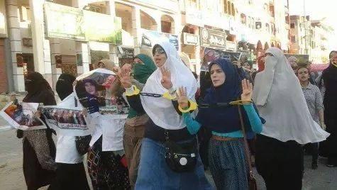 مسيرة لـ”نساء ضد الانقلاب” في دمياط