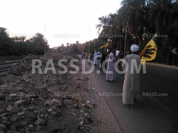 سلسلة بشرية في أسوان تنديدًا بالغلاء