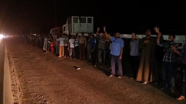 سلسلة بشرية في الجيزة تنديدًا بجرائم الانقلاب