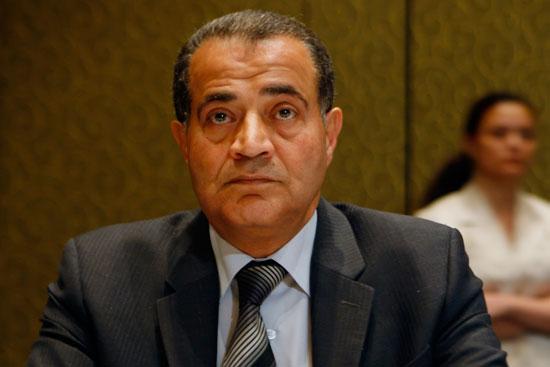 استعادة الوجاهة.. 13 وزيرًا و9 محافظين يبحثون عن كراسي برلمان 2015