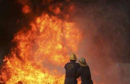 الدفاع المدني يسيطر على حريق بأحد المخيمات بـ “مِنَي”