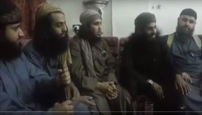 بالفيديو.. أنصار “الدولة” السعوديون يحتفون بقاتل ابن عمه