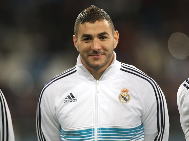 “رونالدو”: “بنزيمة” أفضل مهاجم بالدوري الأسباني