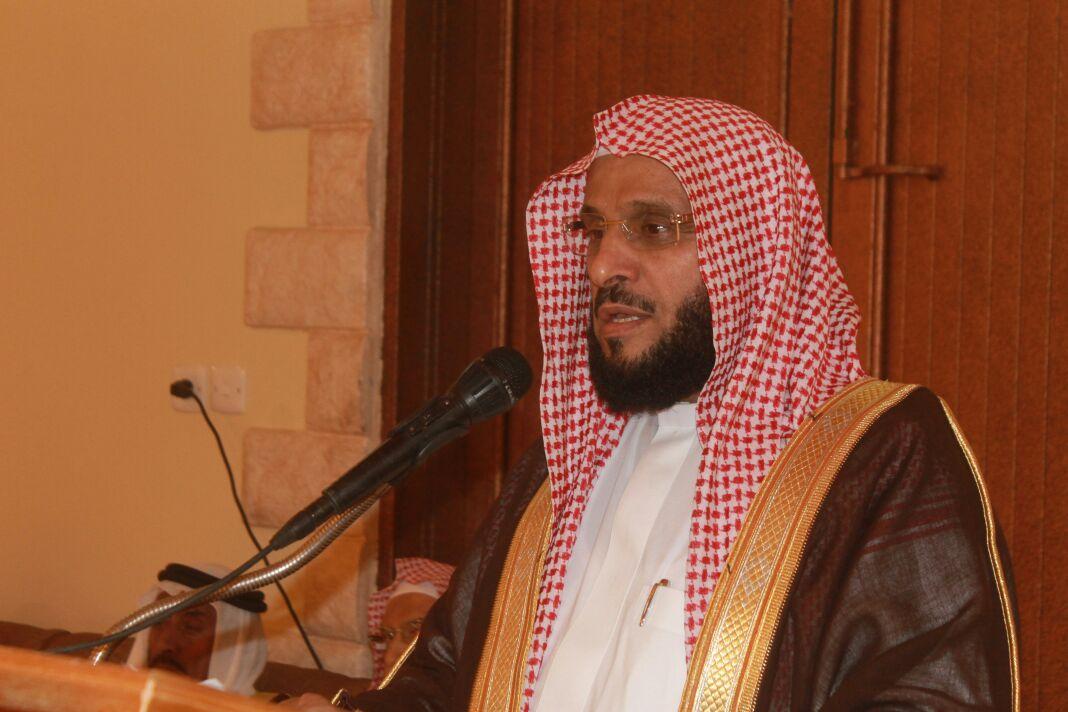 “القرني”: من يلعن أبا بكر وعمر منافق زنديق