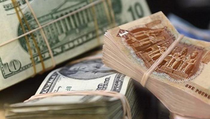 الدولار يصل إلى 8.10 جنيه بالسوق السوداء