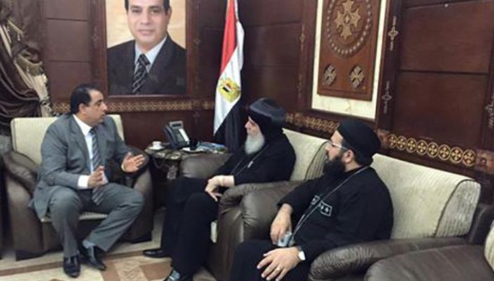برغم تحذيرات “العليا للانتخابات”.. مرشحو بني سويف يخطبون ود الكنيسة