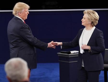 ترامب يتوعد كلينتون بالسجن حال فوزه برئاسة أميركا