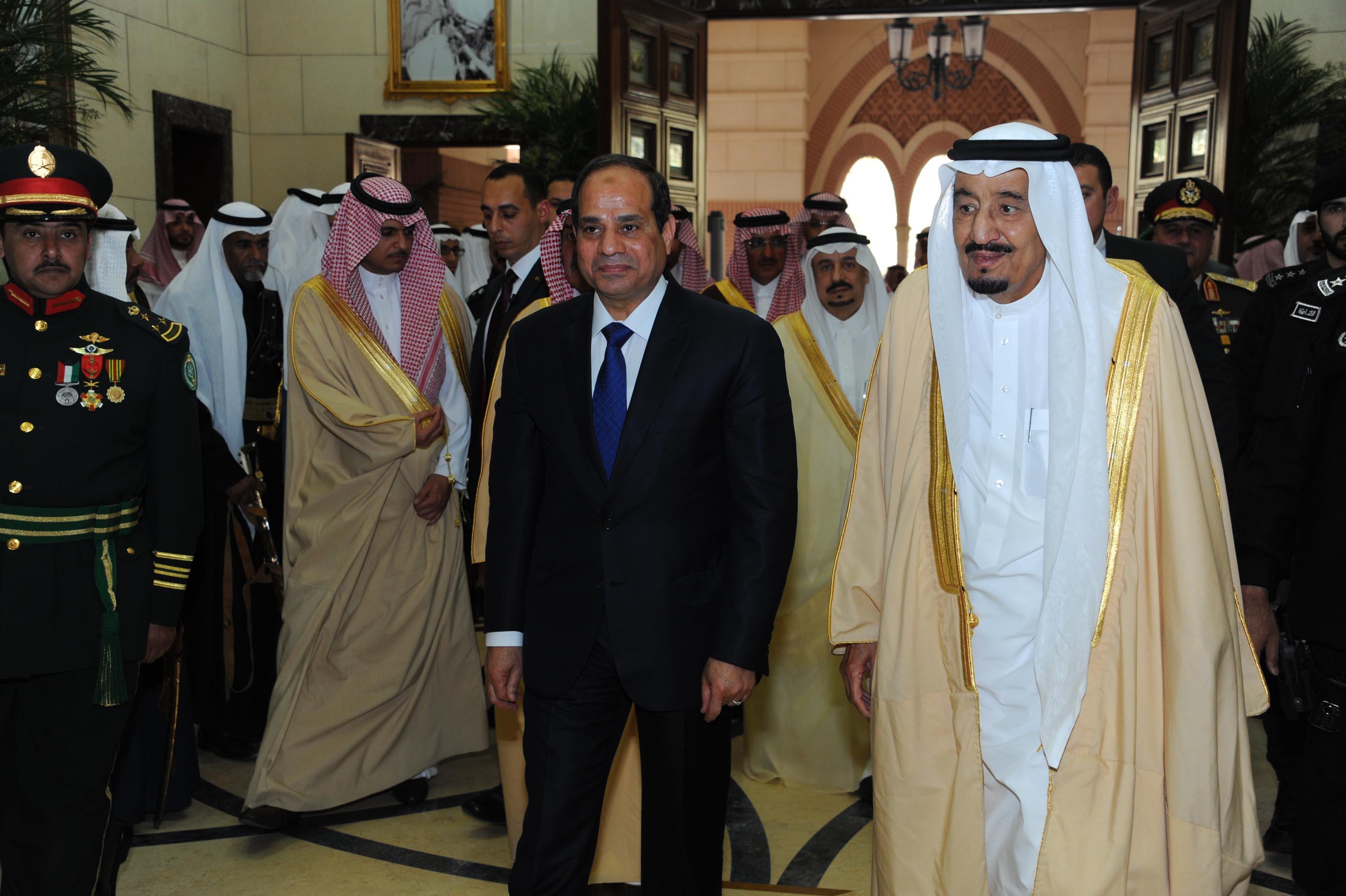منها موقف مجلس الأمن .. 3 أسباب دفعت السعودية لوقف دعمها النفطي لمصر