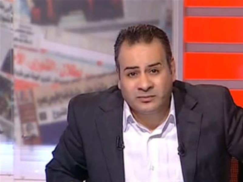بالفيديو.. القرموطي يظهر على الهواء بعدة عبوات من السكر