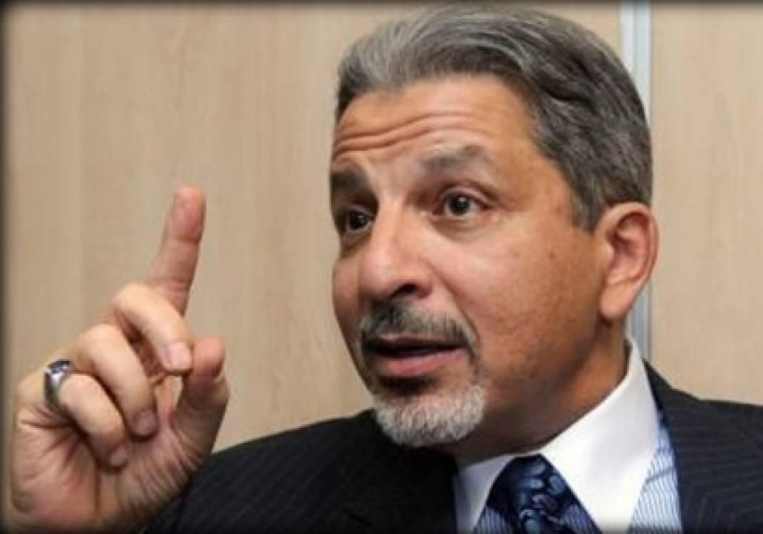 على خلفية توتر العلاقات المصرية السعودية.. القطان يغادر مطار القاهرة