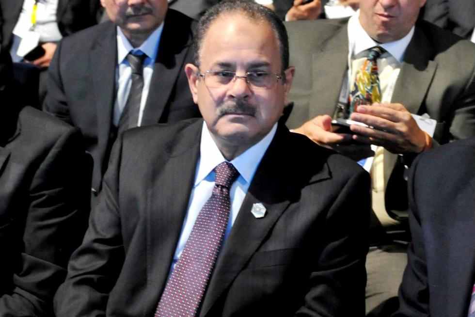 إحالة ضابط شرطة للاحتياط بتهمة سرقة طبنجة وأموال زميله