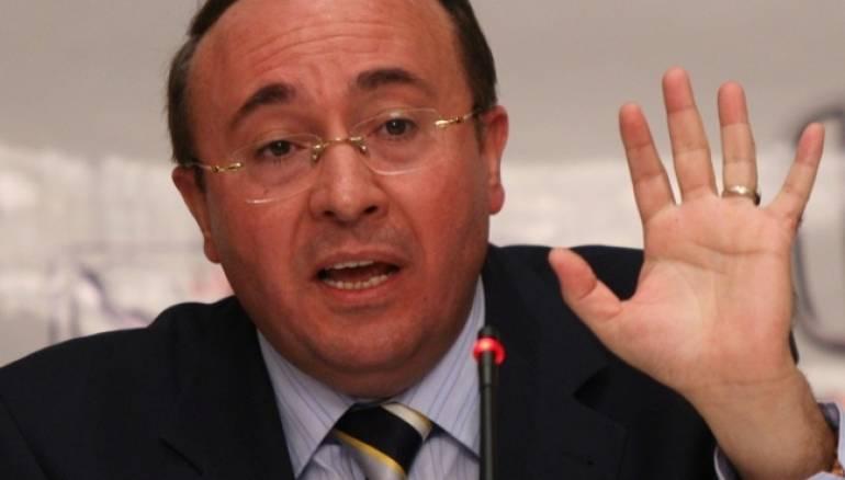 فيصل القاسم: لماذا يتقدم الشيعة وهم أقلية ويتقهقر السنة وهم الأكثرية ؟