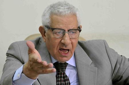 نقيب الصحفيين الأسبق: الحكومة لم تتعامل مع الإخوان بالشدة الواجبة