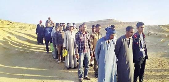 التحقيق مع 61 مصريًا وسودانيًا بتهمة محاولة التسلل إلى ليبيا