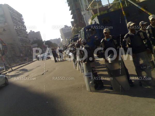 تواجد أمني مكثف للجيش والشرطة بميدان الأربعين