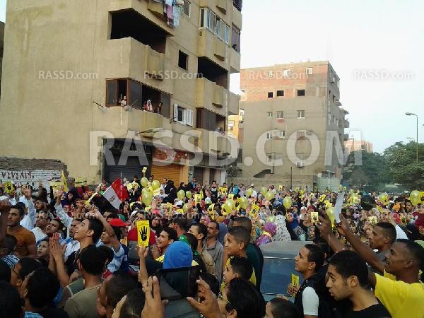 المصريون يتظاهرون بعد صلاة العيد لرفض الانقلاب