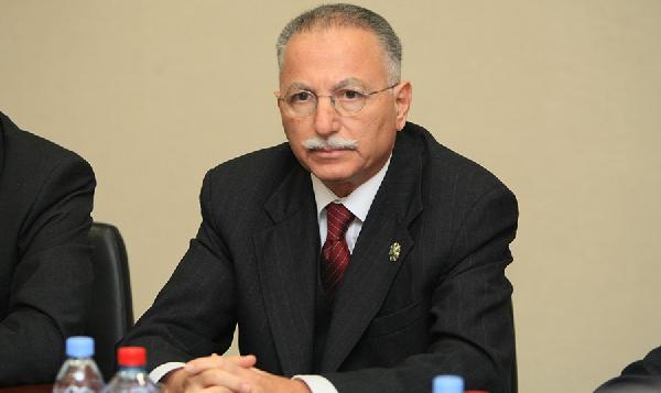العلاقات الأمريكية الإسلامية يُكَرِّم “إحسان أوغلو” بواشنطن