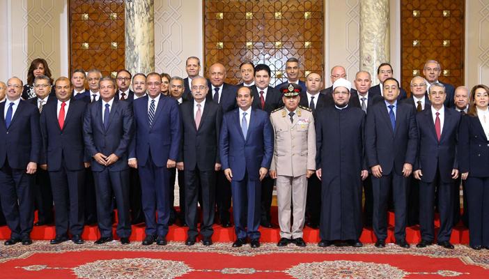 الحكومة تسعى لاقتراض 6 مليارات لحل أزمة نقص الدولار