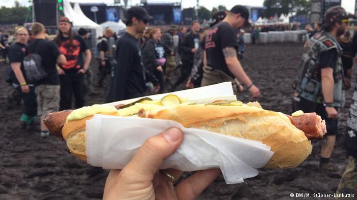 “الهوت دوج” ممنوع في ماليزيا بأمر حكومي