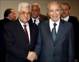 بيريز: عباس شريك في عملية السلام