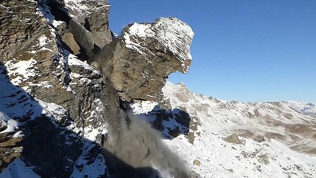 بالفيديو.. لحظة سقوط صخرة عملاقة من جبال الألب بسويسرا