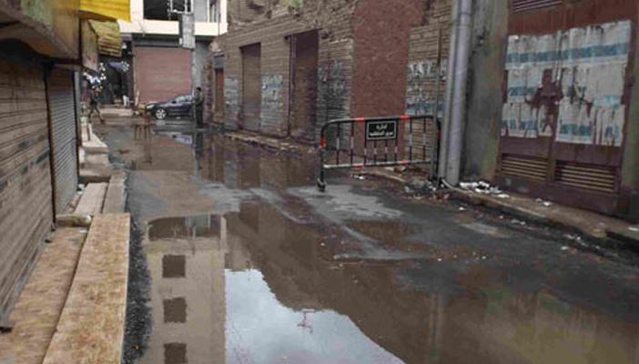 بالصور.. شوارع المنصورة تغرق بعد سقوط أمطار غزيرة