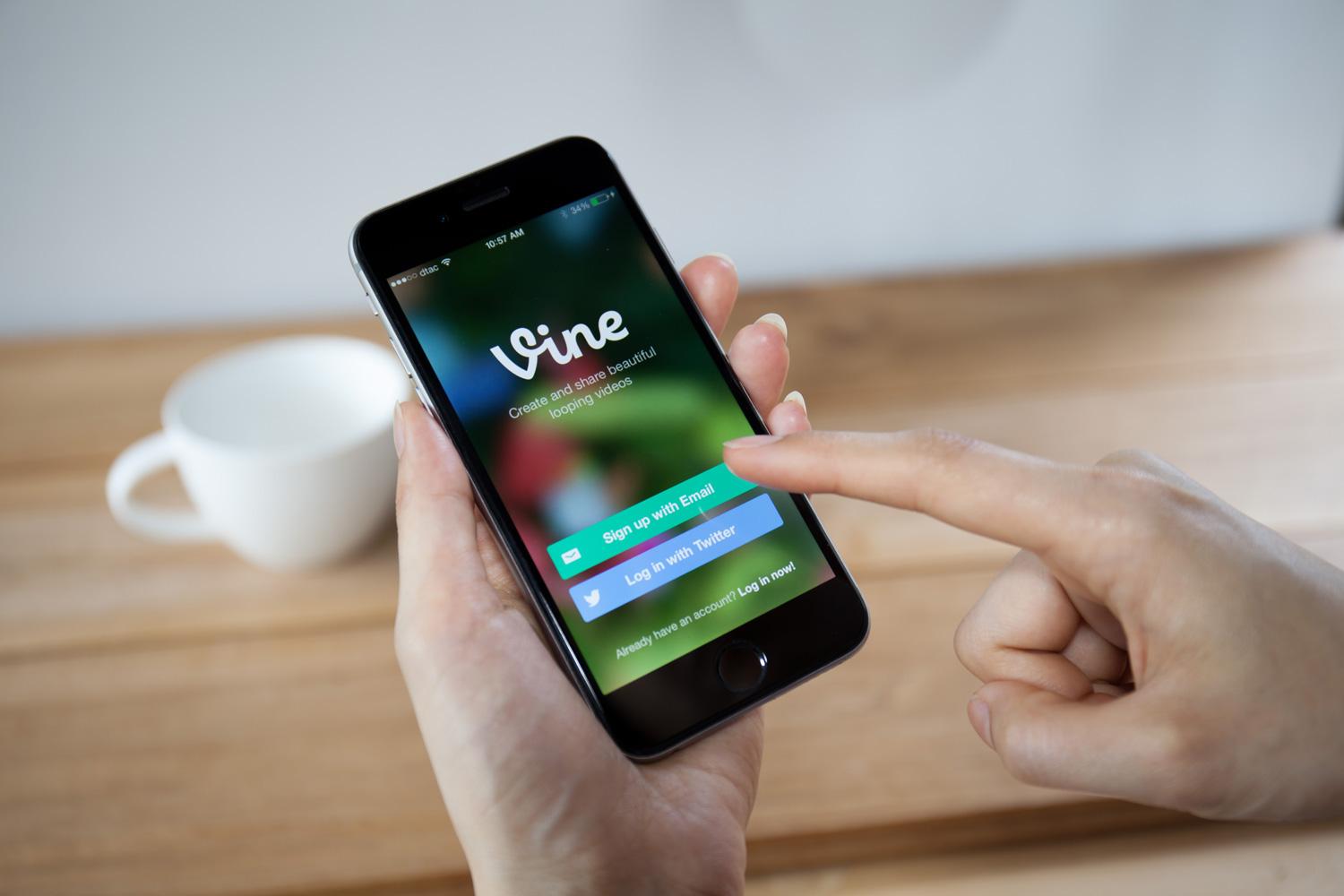 بعد غلق تطبيق “Vine”.. موقع إباحي يطلب شراءه من تويتر